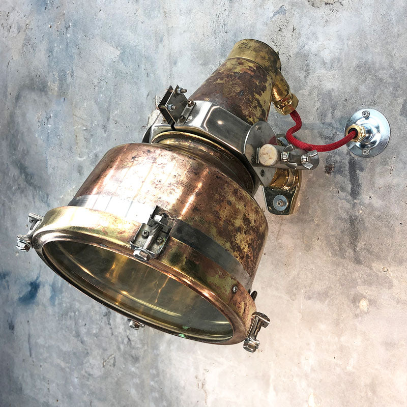 The indoor wall washer is a vintage industrial wall light ideal for adding character to any interior. Directional lighting that can be used to uplight or downlight wall features.