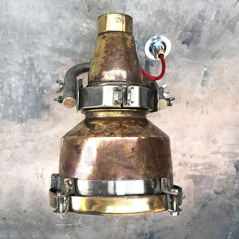 The indoor wall washer is a vintage industrial wall light ideal for adding character to any interior. Directional lighting that can be used to uplight or downlight wall features.